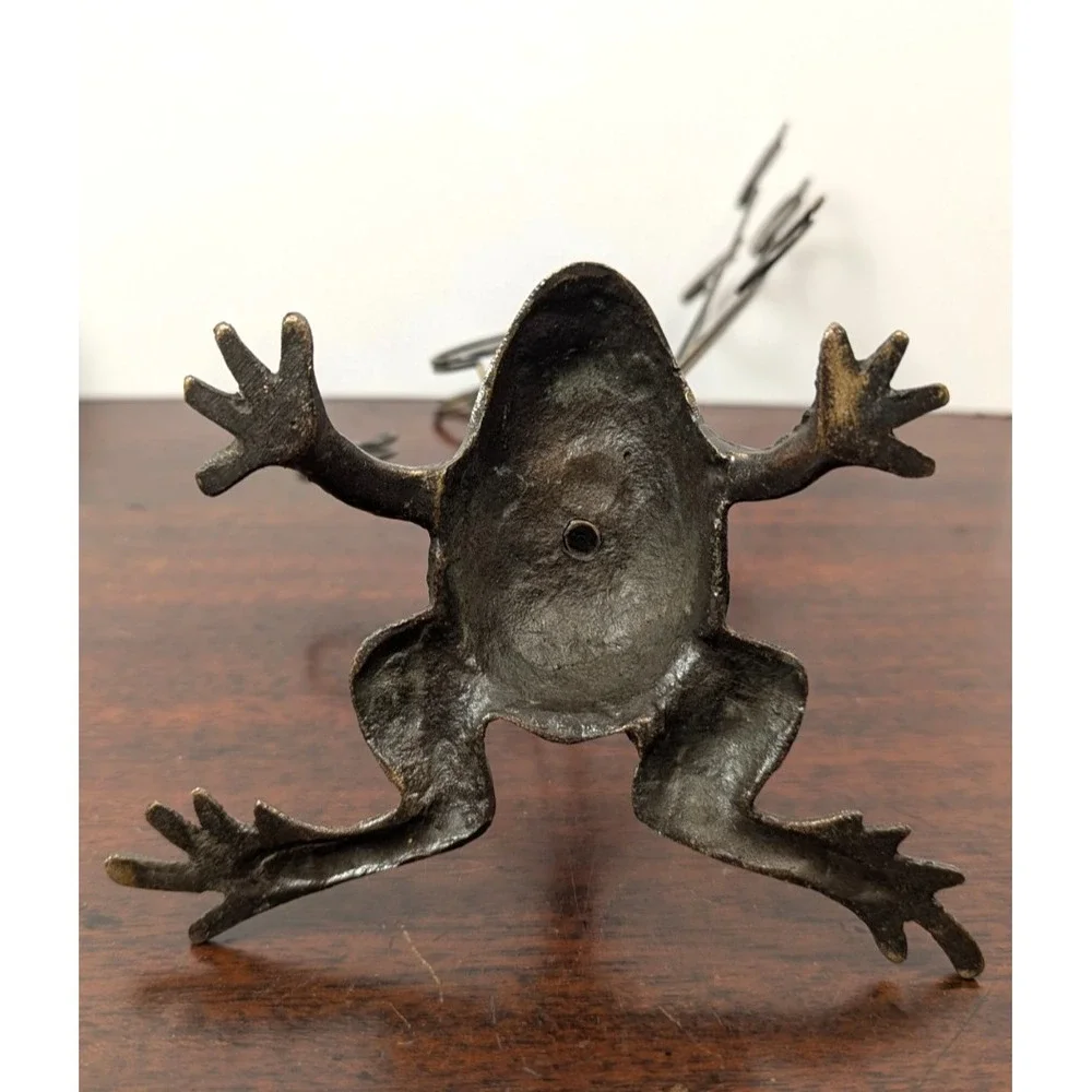 Vintage Cast Iron Frog Photo Holder 12